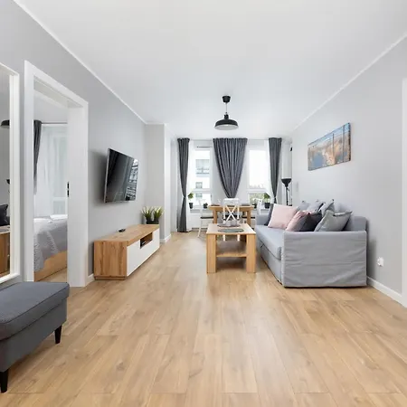 Platany Z Parkingiem By Renters *