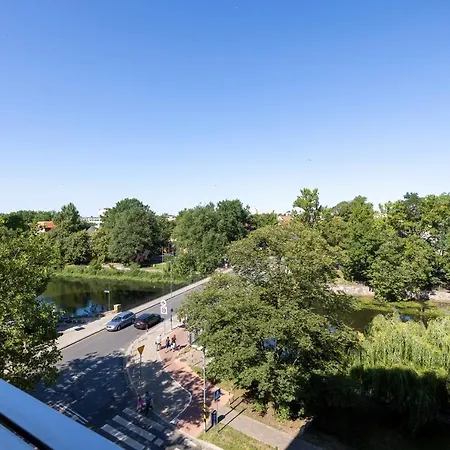 Platany Z Parkingiem By Renters