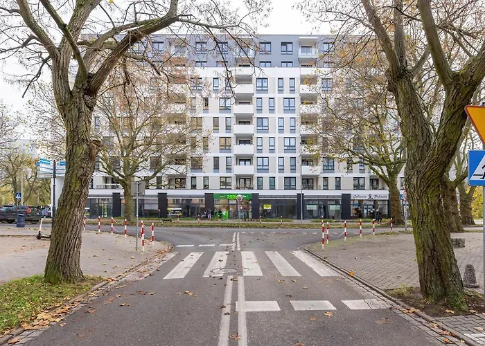 Platany Z Parkingiem By Renters *