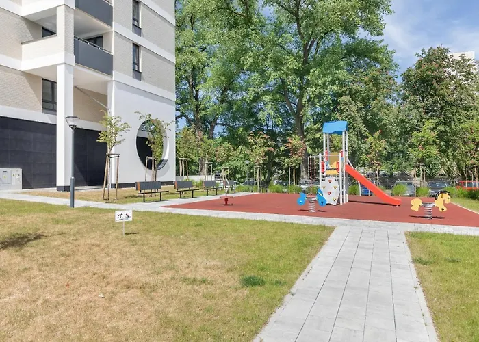 Platany Z Parkingiem By Renters *